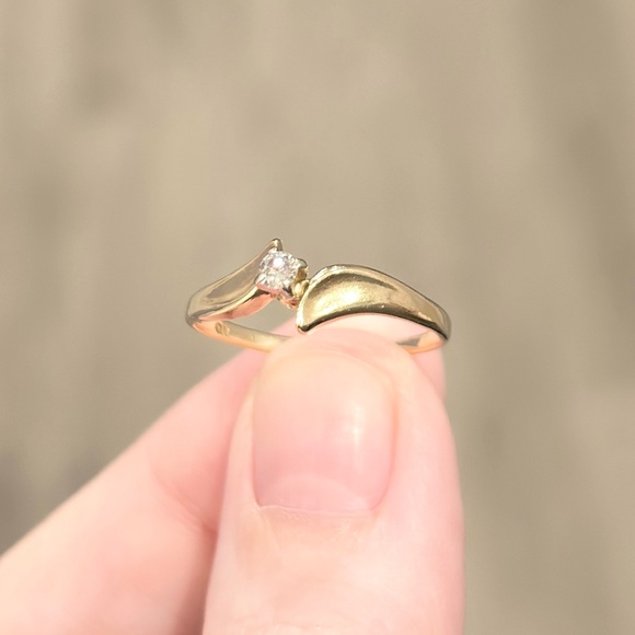 Diamond Engagement Ring: natural solitaire 10K solid yellow gold promise band - Picture 8 of 12